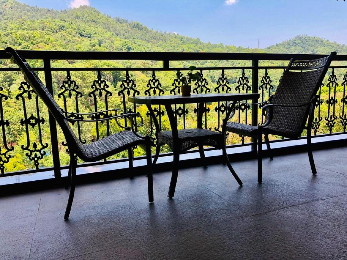 Coorg Wilderness Resort & Spa マディケーリ エクステリア 写真